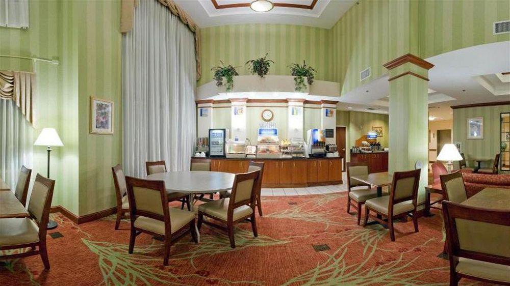 Holiday Inn Express And Suites Quakertown - Allentown Area By Ihg Екстериор снимка